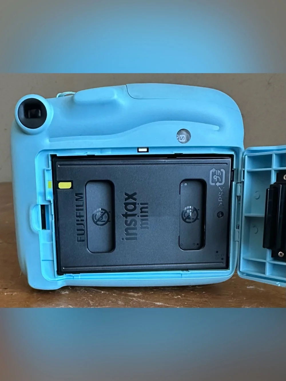 Fujifilm Instax Mini 11 Instant Camera - Light Blue